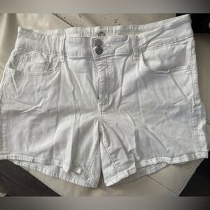 SO White Midi Button-Front Denim Shorts